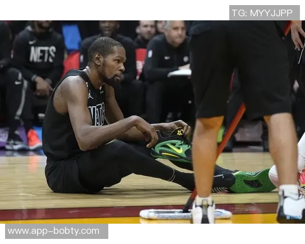 篮网官方宣布海史密斯右膝恢复出现肿胀将于八周后重新评估情况