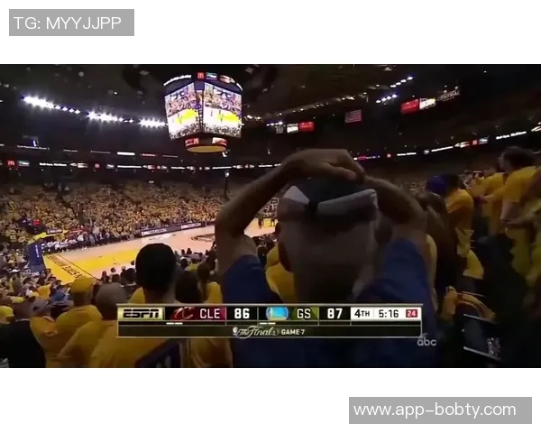 A史密斯质疑詹姆斯关键时刻表现是否与赛前饮酒有关