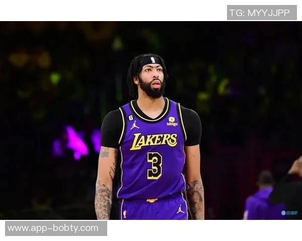 小尼克史密斯回顾湖人媒体日盛况与黄蜂时的鲜明对比