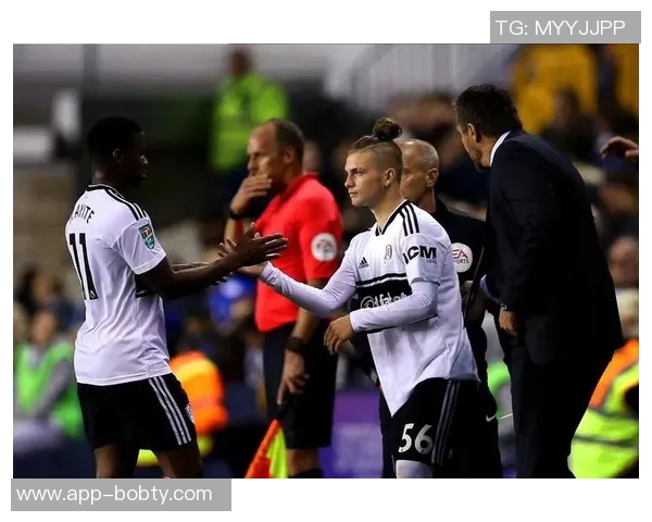 英格兰U15八年前名单曝光帕尔默贝林等六人现身身价合计五亿六千万 英格兰U15八年前名单曝光帕尔默贝林等六人现身身价合计五亿六千万