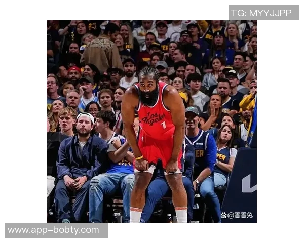 莱昂纳德全能表现助力球队20投10中斩获25分3篮板4助攻3抢断展现实力 莱昂纳德全能表现助力球队20投10中斩获25分3篮板4助攻3抢断展现实力